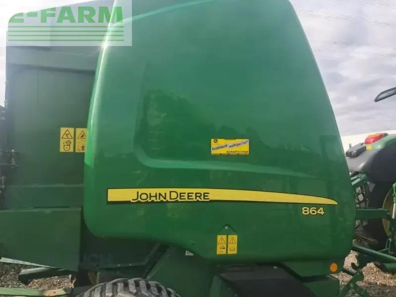 John Deere 864 premium - Square baler: picture 1 John Deere 864 premium - Square baler: picture 1