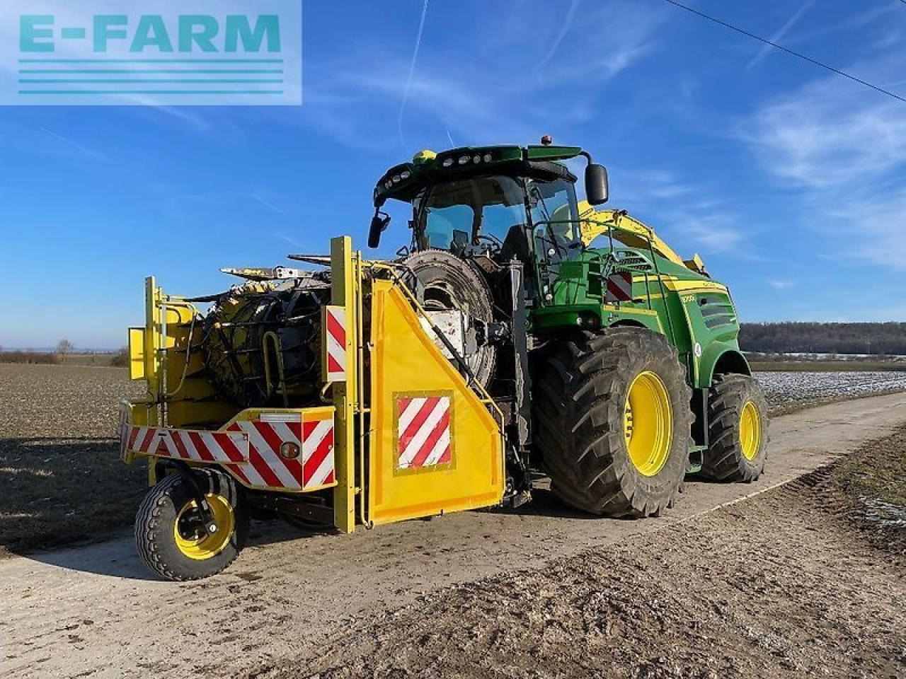 John Deere 8700i - Forage harvester: picture 1 John Deere 8700i - Forage harvester: picture 1
