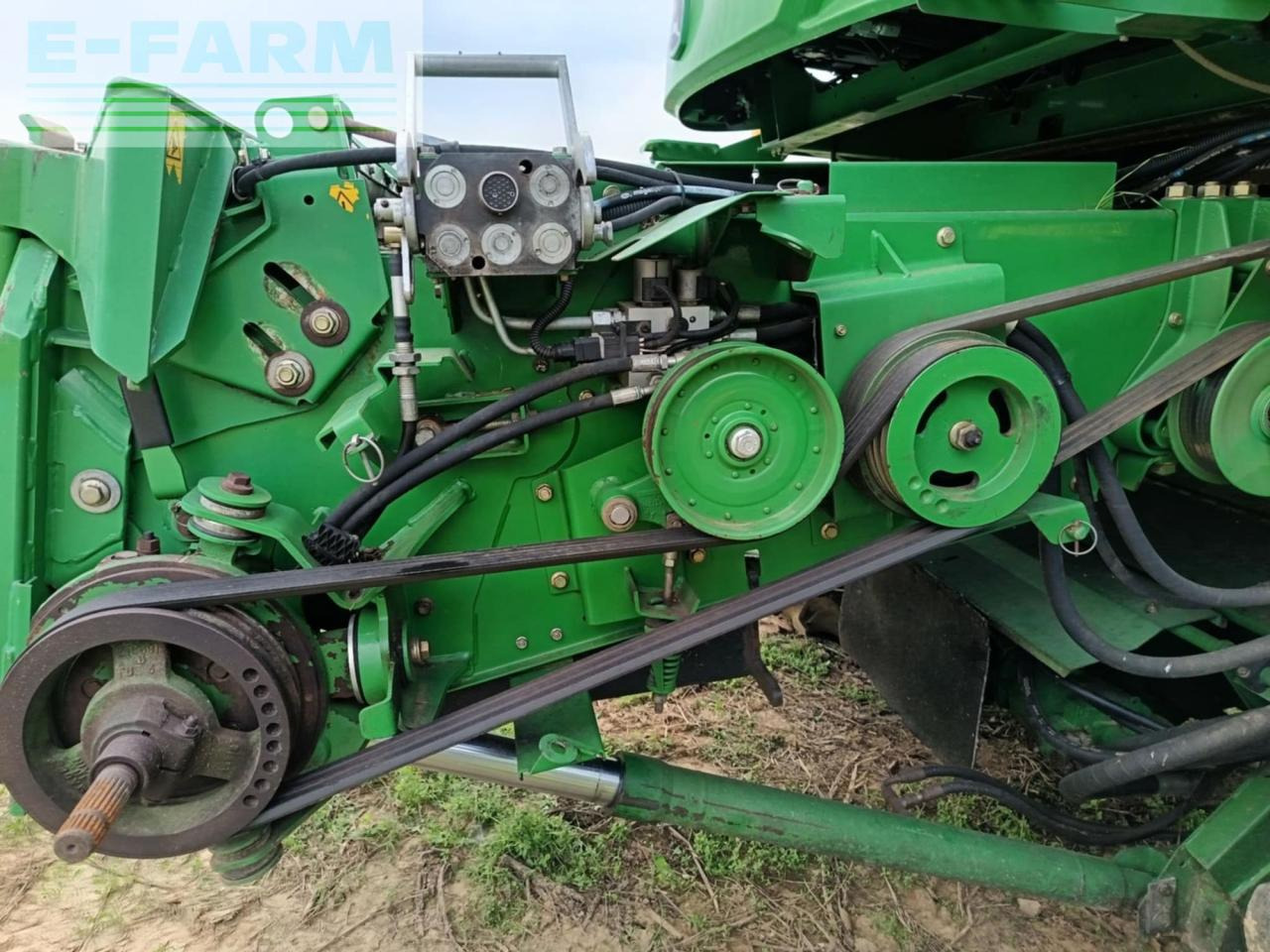 Combine harvester John Deere T660: picture 21