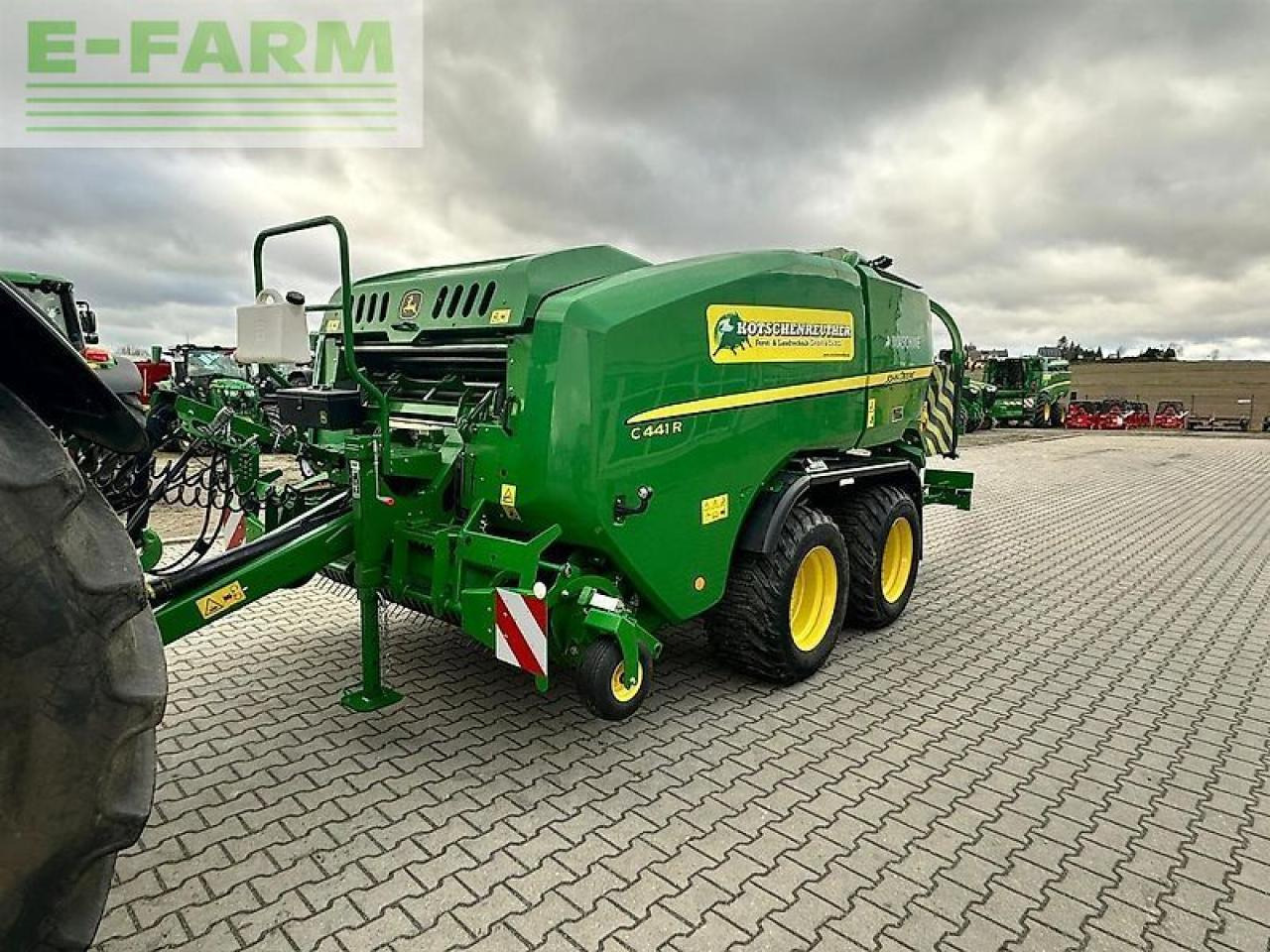 John Deere c441r - Square baler: picture 5 John Deere c441r - Square baler: picture 5