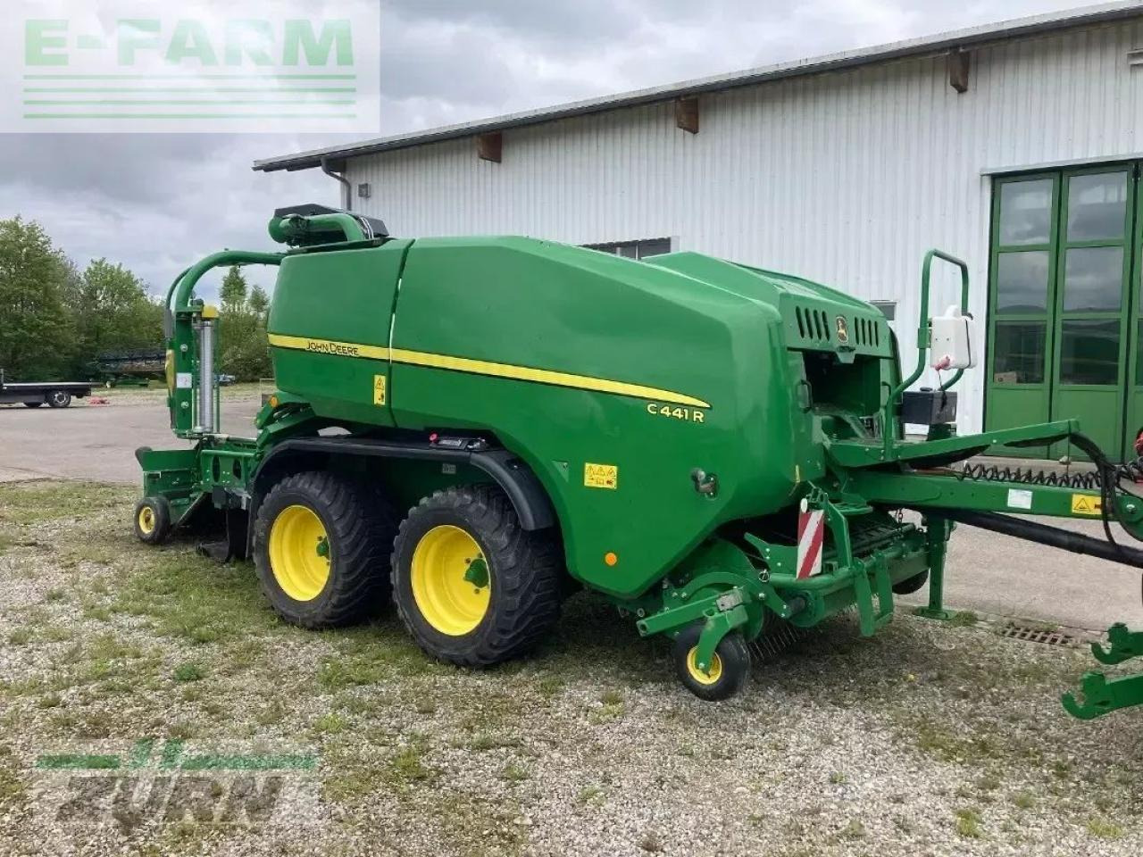John Deere c441r - Square baler: picture 1 John Deere c441r - Square baler: picture 1