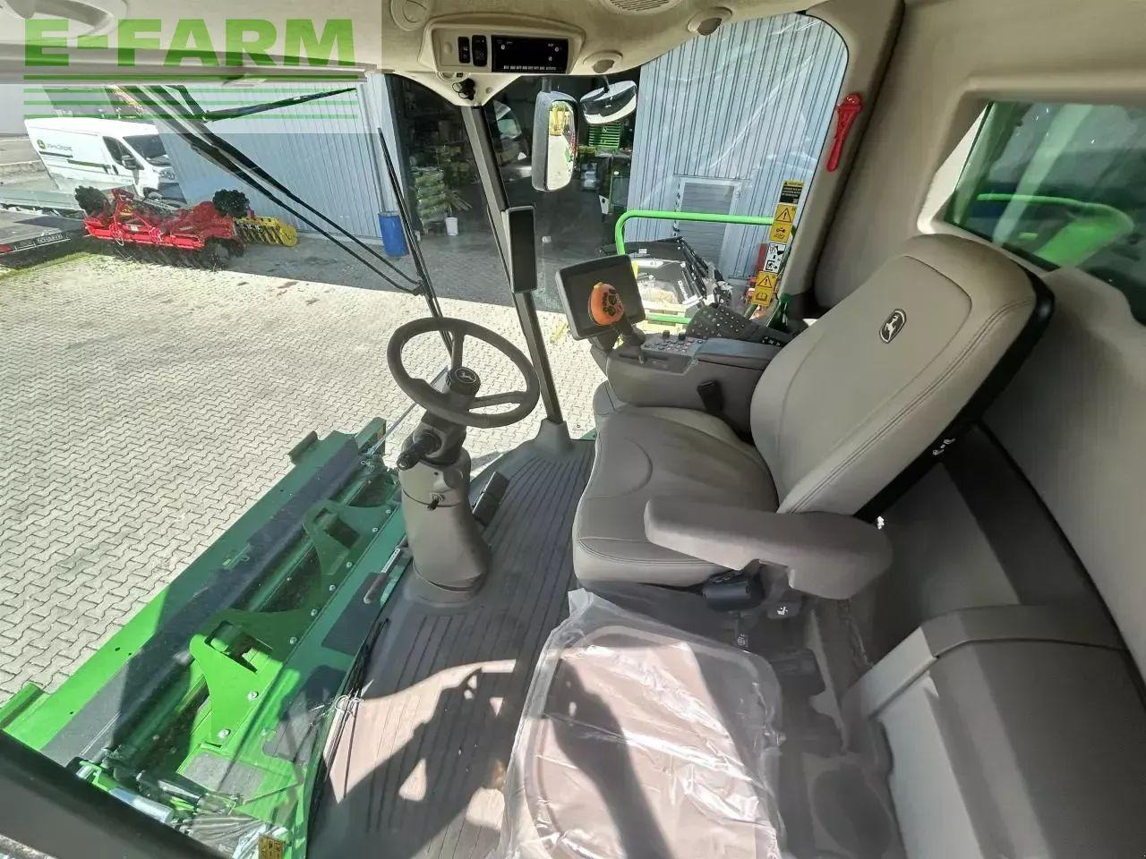 Combine harvester John Deere t560: picture 7