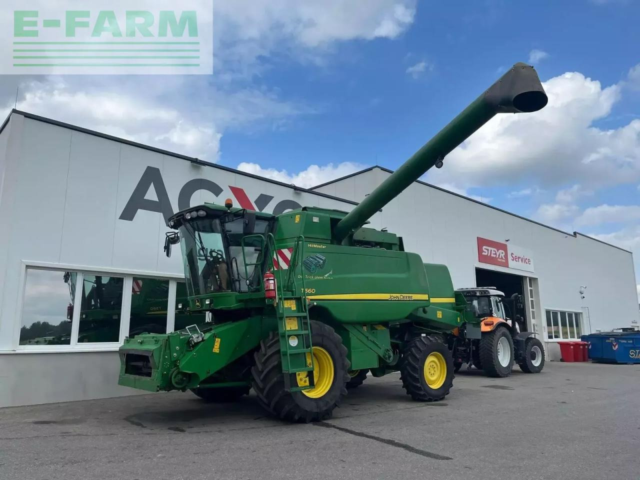 John Deere t560 - Combine harvester: picture 1 John Deere t560 - Combine harvester: picture 1