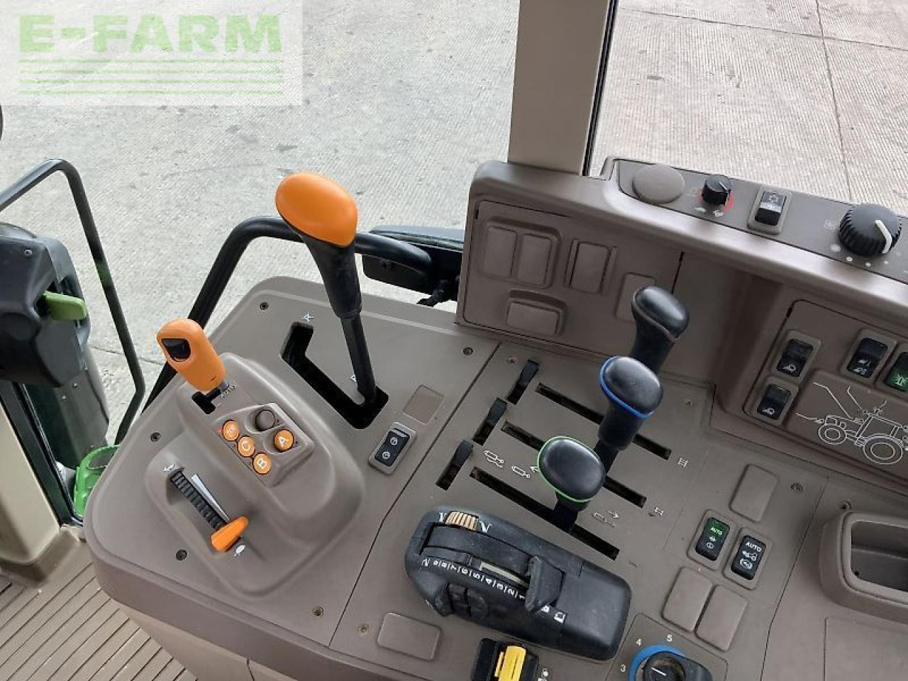 Farm tractor John Deere tractor 6155m (st23502): picture 21