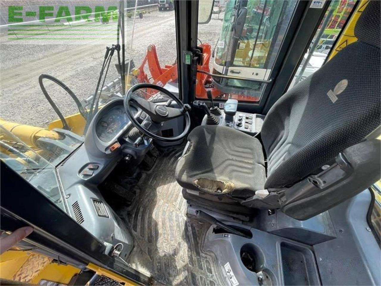 Mini excavator Komatsu wa320-5: picture 12