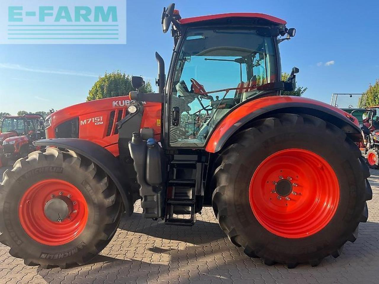 Kubota m7151 - Farm tractor: picture 2 Kubota m7151 - Farm tractor: picture 2