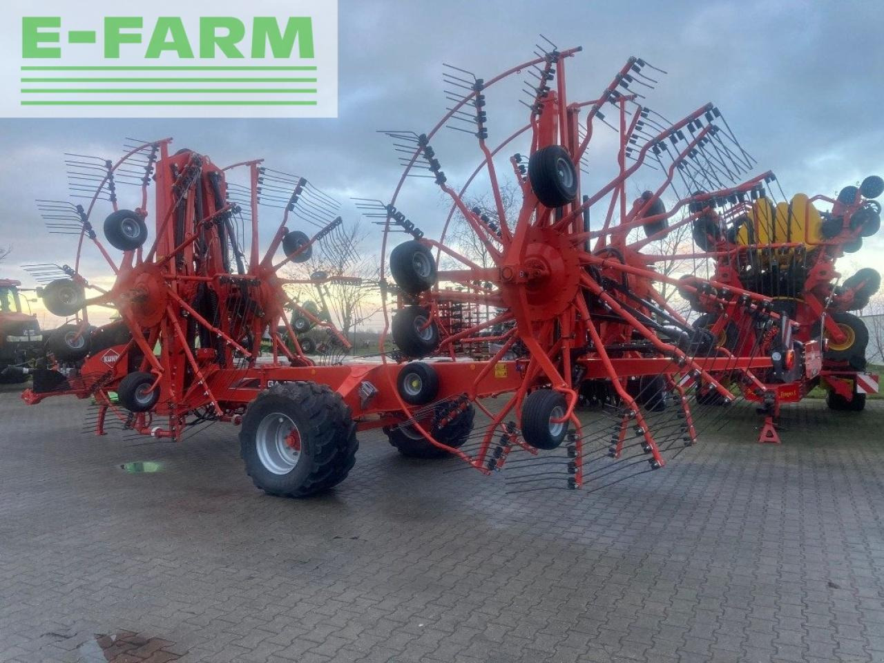 Kuhn ga 15131 - Tedder/ Rake: picture 1 Kuhn ga 15131 - Tedder/ Rake: picture 1