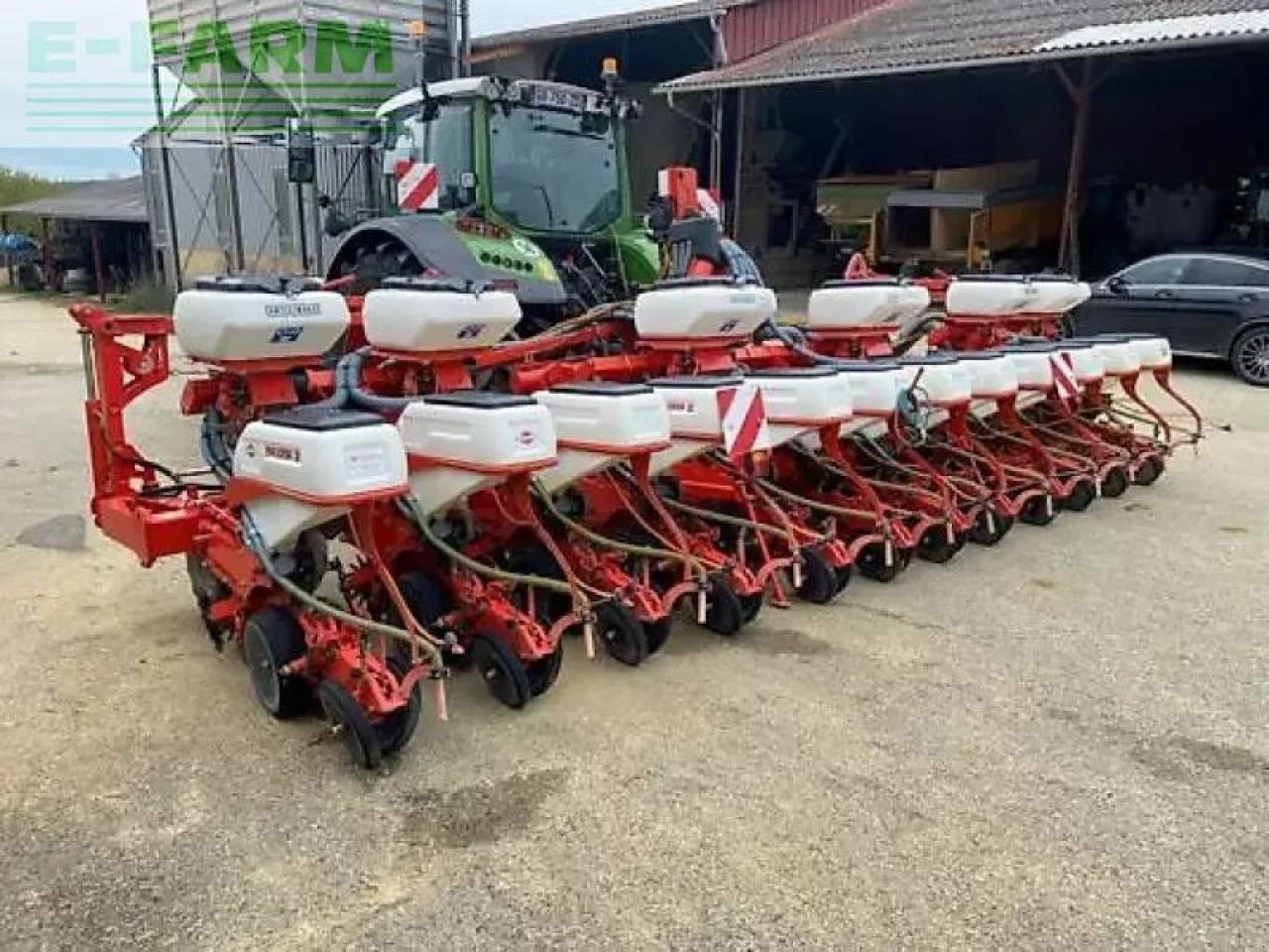 Kuhn maxima 2 - Precision sowing machine: picture 1 Kuhn maxima 2 - Precision sowing machine: picture 1