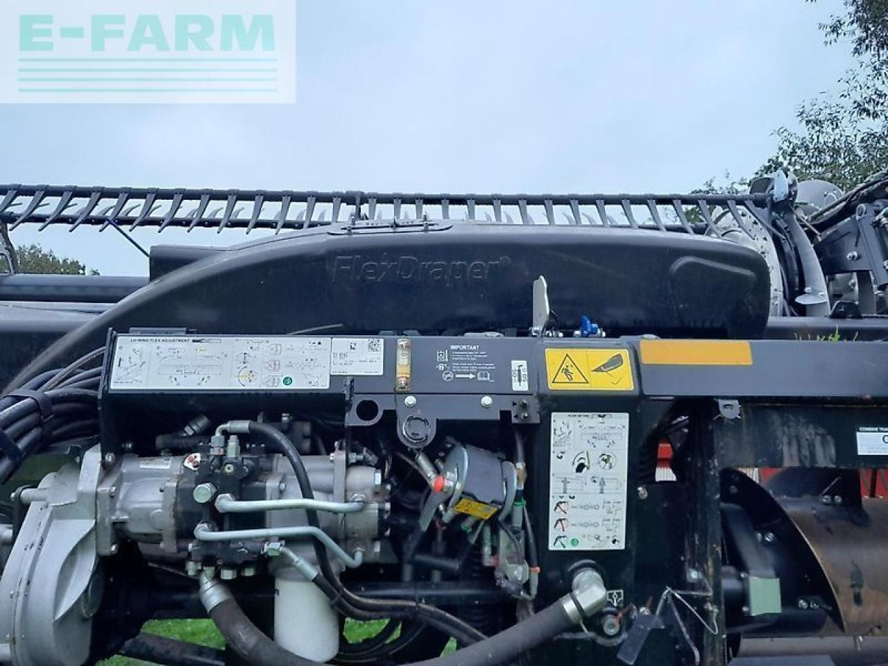 MacDon fd 235 flexdraper - 10,6m / adapter case - Forage harvester attachment: picture 4 MacDon fd 235 flexdraper - 10,6m / adapter case - Forage harvester attachment: picture 4