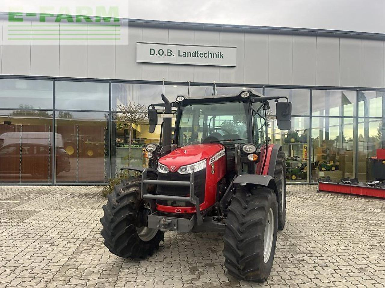 Massey Ferguson 4708 - Farm tractor: picture 1 Massey Ferguson 4708 - Farm tractor: picture 1