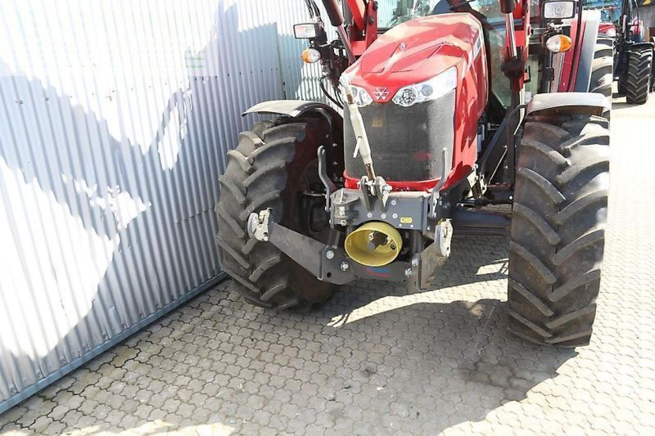Massey Ferguson 5711 - Farm tractor: picture 3 Massey Ferguson 5711 - Farm tractor: picture 3