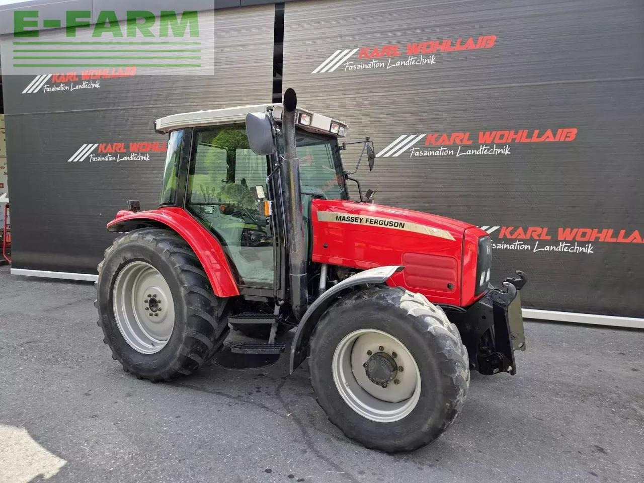 Massey Ferguson 6235-4 - Farm tractor: picture 1 Massey Ferguson 6235-4 - Farm tractor: picture 1