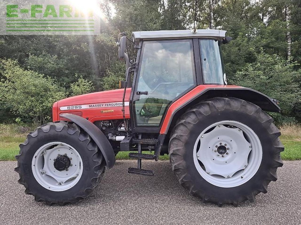 Massey Ferguson 6255 - Farm tractor: picture 2 Massey Ferguson 6255 - Farm tractor: picture 2