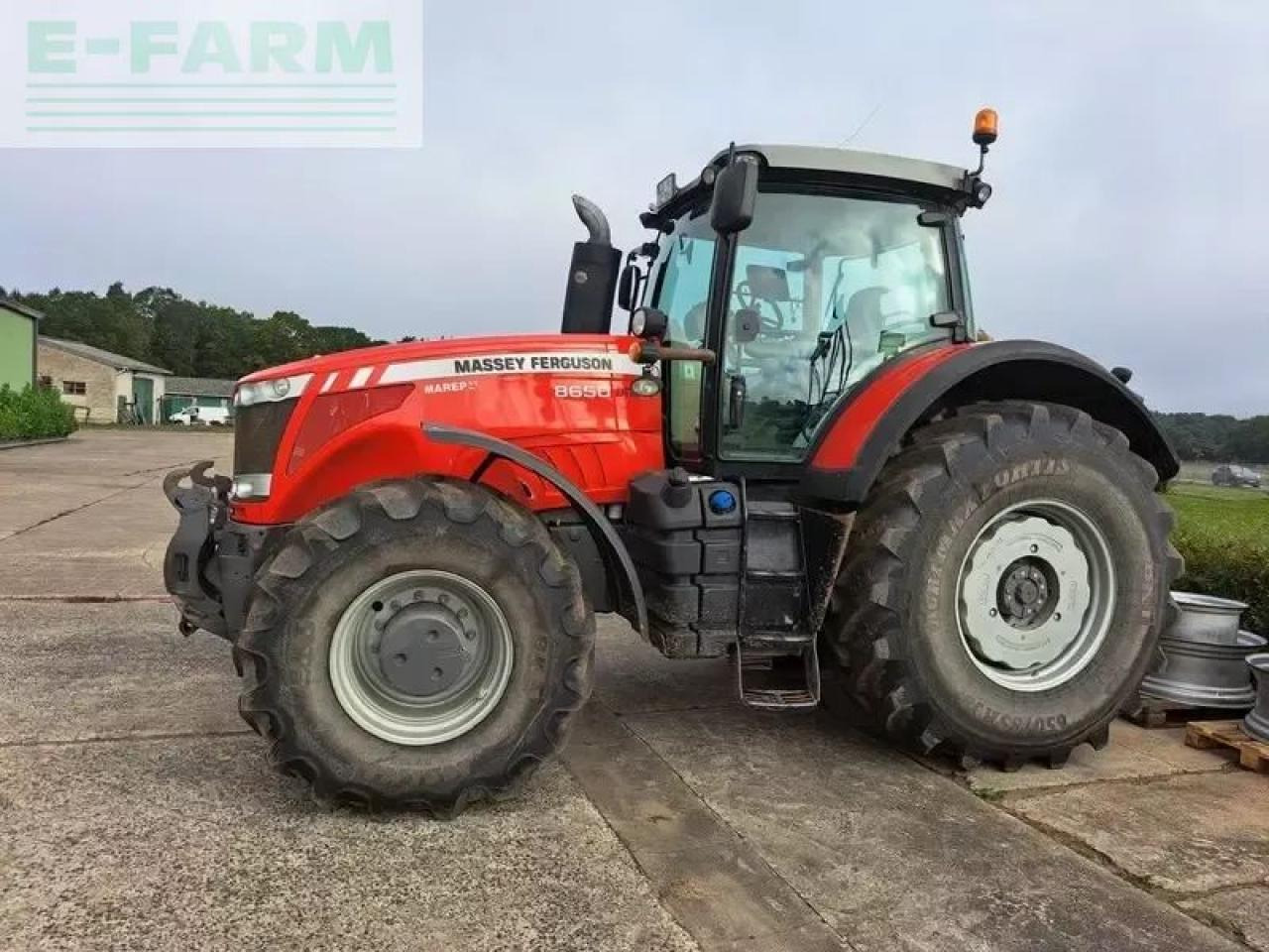 Massey Ferguson 8650 - Farm tractor: picture 1 Massey Ferguson 8650 - Farm tractor: picture 1
