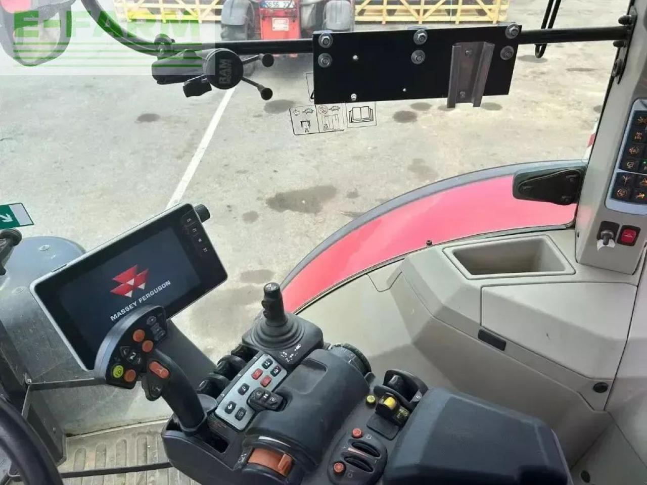 Massey Ferguson 8732s exclusive - Farm tractor: picture 3 Massey Ferguson 8732s exclusive - Farm tractor: picture 3