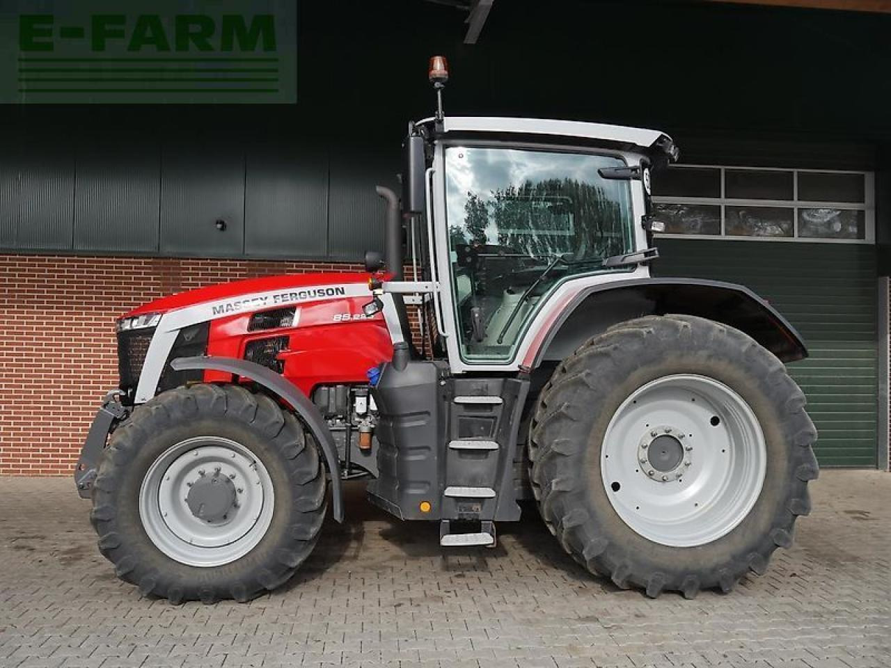Massey Ferguson 8s.225 dyna-7 - Farm tractor: picture 5 Massey Ferguson 8s.225 dyna-7 - Farm tractor: picture 5