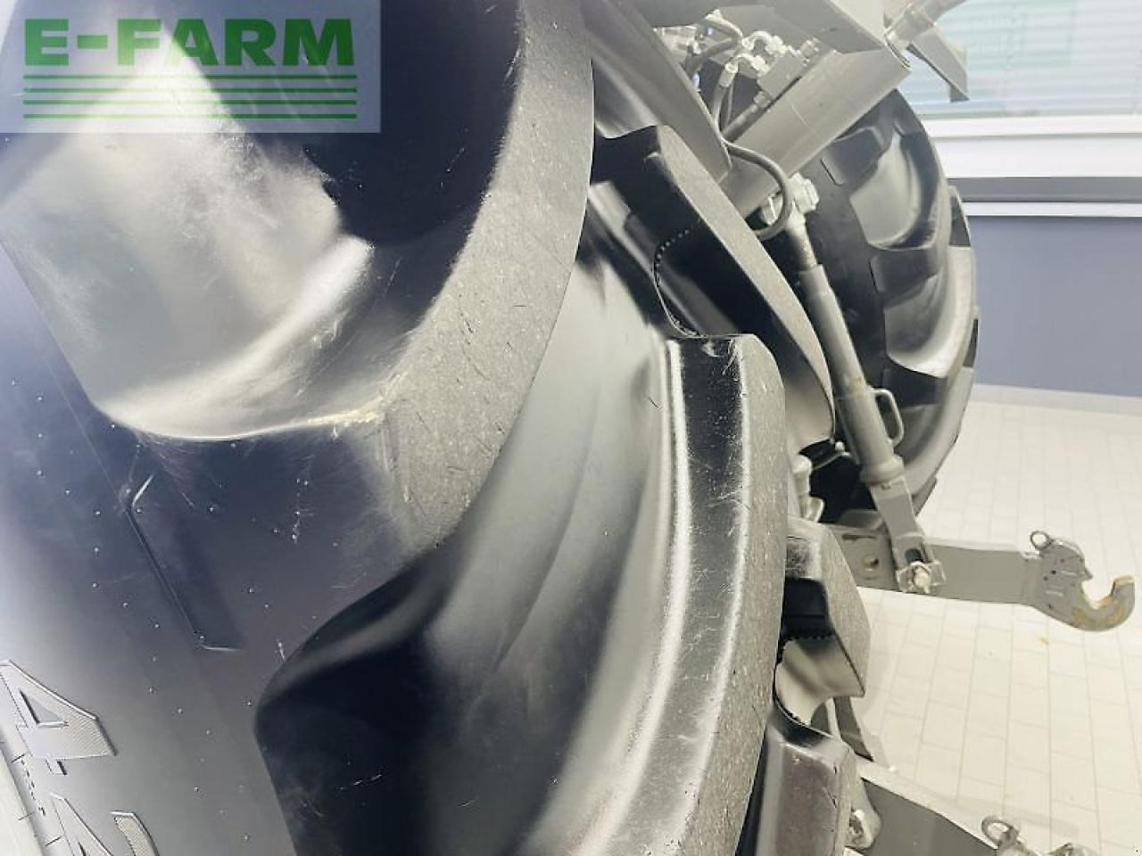 Farm tractor Massey Ferguson 8s.305 dyna-vt exclusive Exclusive: picture 15 Farm tractor Massey Ferguson 8s.305 dyna-vt exclusive Exclusive: picture 15