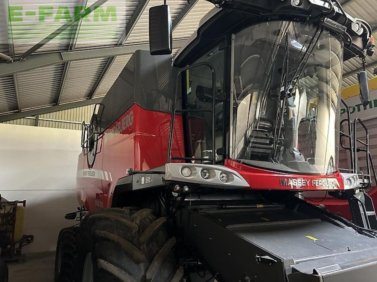 Massey Ferguson 9380 delta - Combine harvester: picture 1 Massey Ferguson 9380 delta - Combine harvester: picture 1
