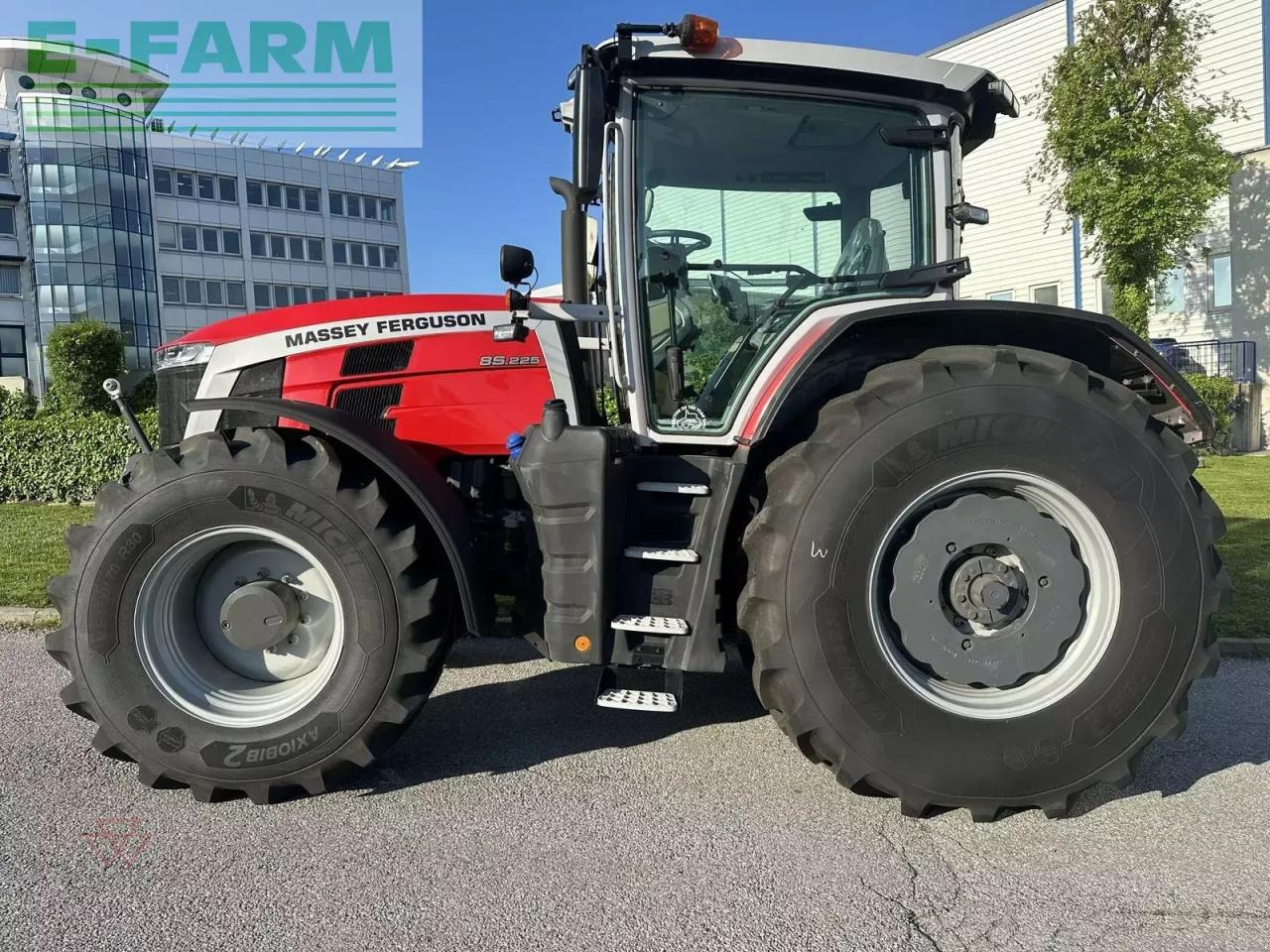 Massey Ferguson mf 8s.225 - Farm tractor: picture 5 Massey Ferguson mf 8s.225 - Farm tractor: picture 5