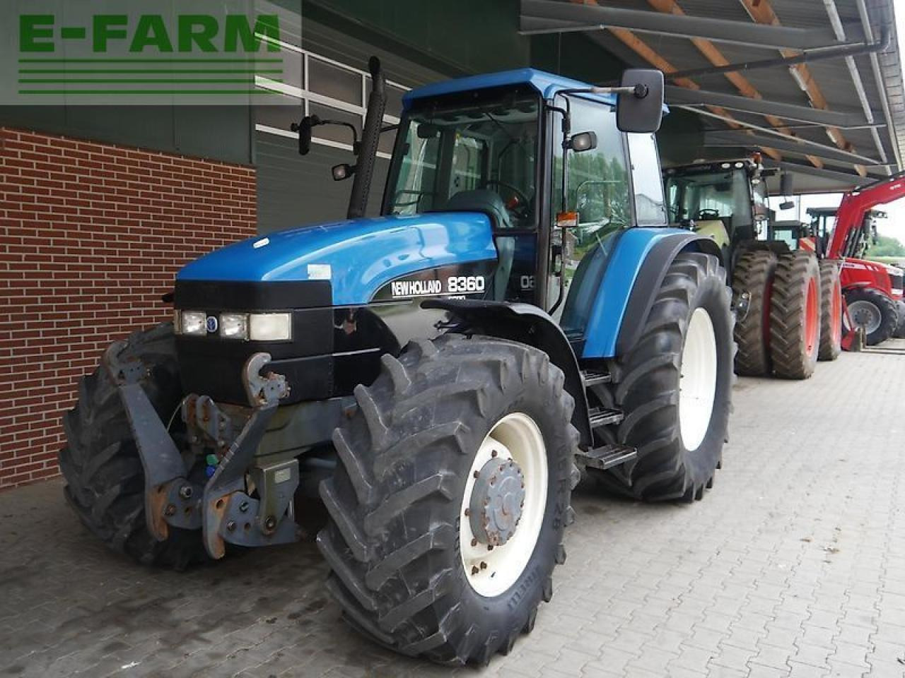 New Holland 8360 range command m135 - Farm tractor: picture 3 New Holland 8360 range command m135 - Farm tractor: picture 3
