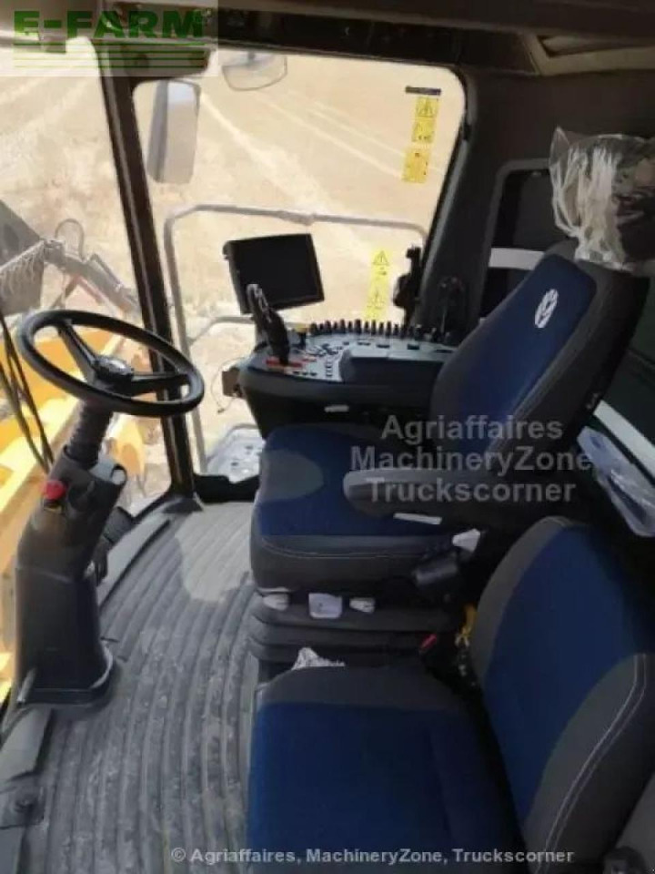 New Holland cr 8.90 - Combine harvester: picture 4 New Holland cr 8.90 - Combine harvester: picture 4