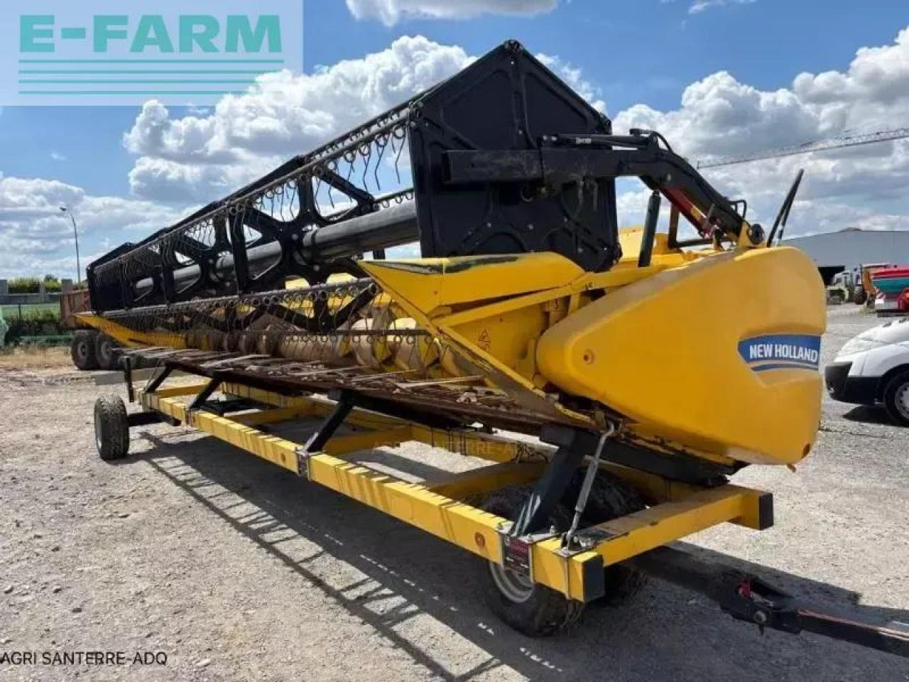Combine harvester New Holland cr 8070: picture 7