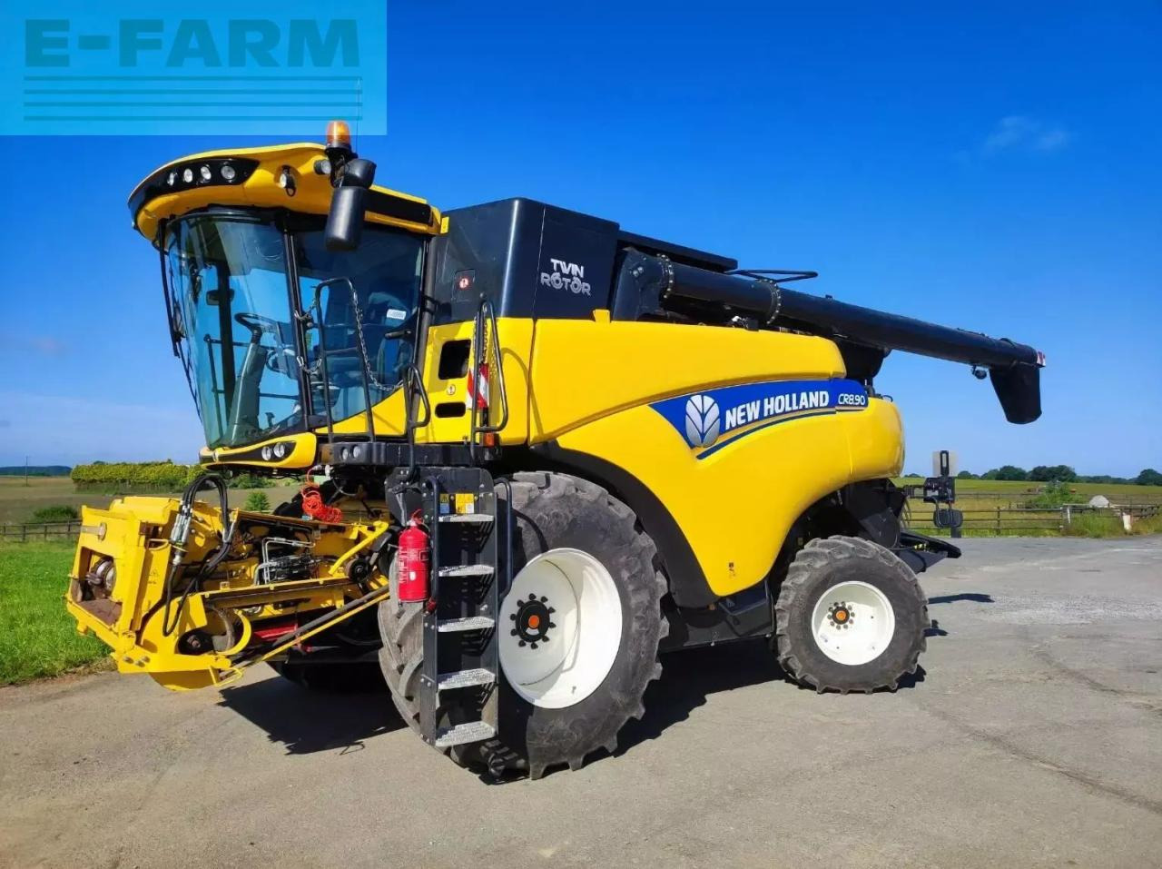 New Holland cr8.90 - Combine harvester: picture 1 New Holland cr8.90 - Combine harvester: picture 1