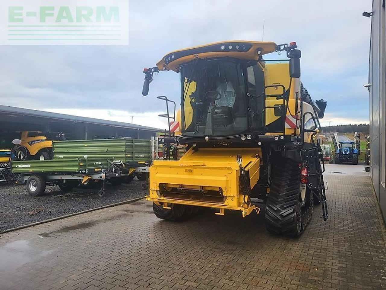 New Holland cx 8.80 raupe - Combine harvester: picture 2 New Holland cx 8.80 raupe - Combine harvester: picture 2