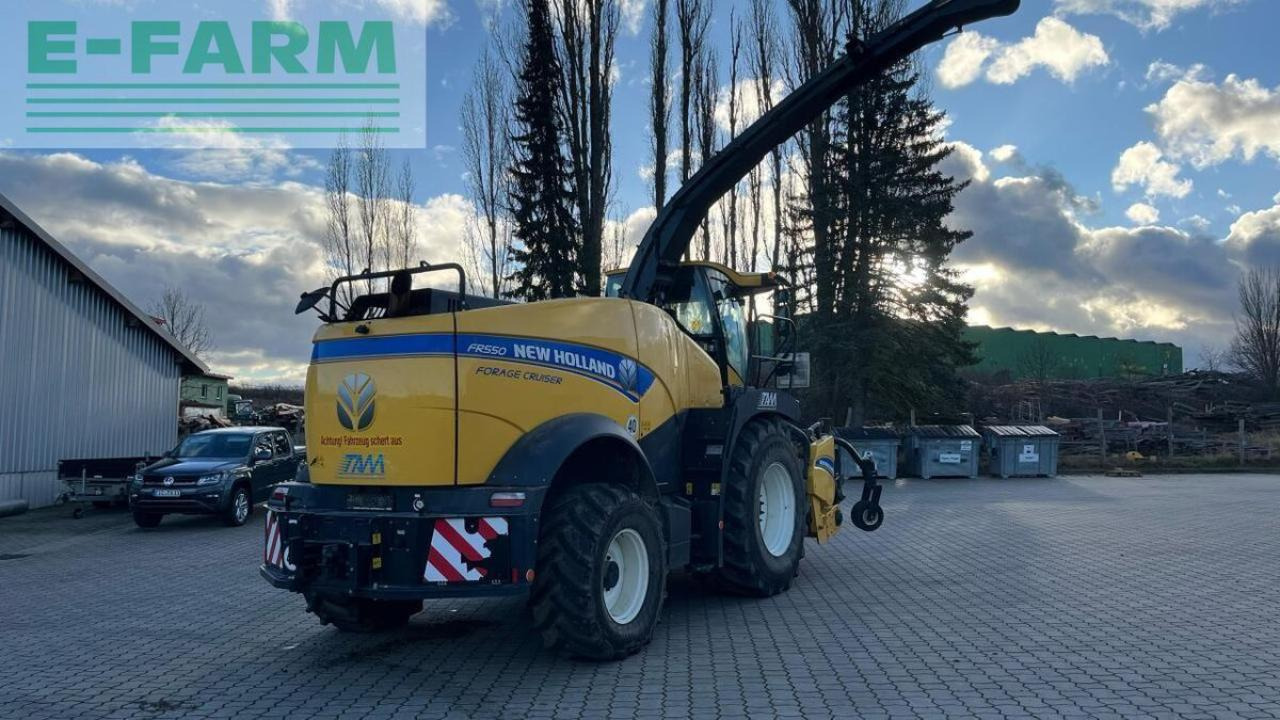 New Holland fr 550 häcksler inkl. pickup und maisgebiss - Forage harvester: picture 2 New Holland fr 550 häcksler inkl. pickup und maisgebiss - Forage harvester: picture 2