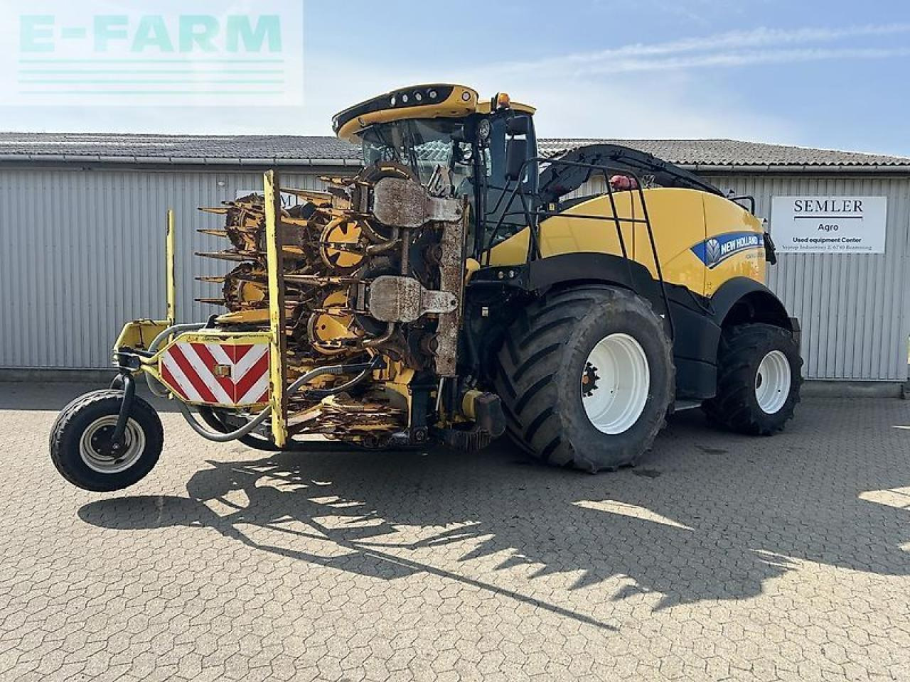 New Holland fr9060 - Forage harvester: picture 1 New Holland fr9060 - Forage harvester: picture 1