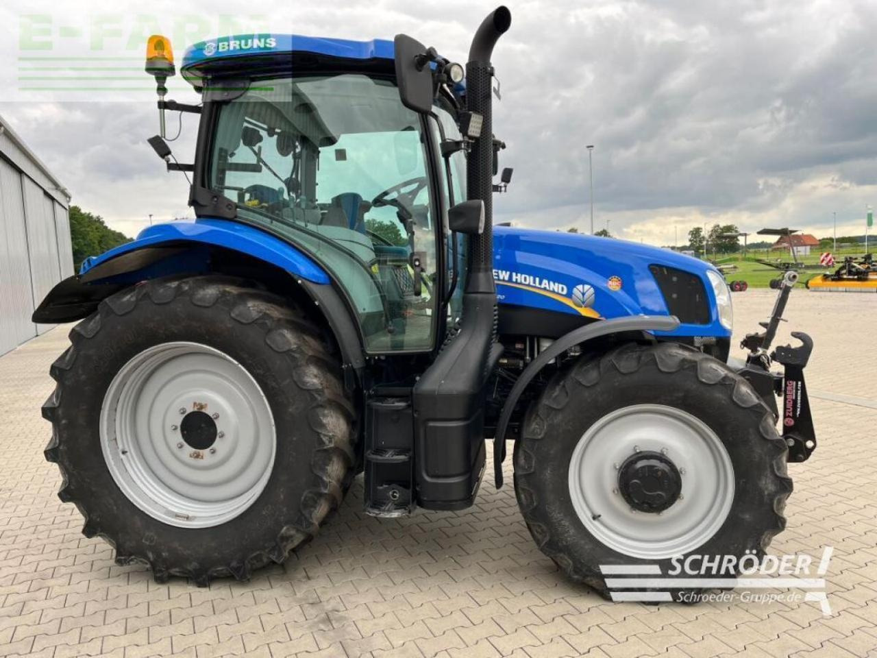 New Holland t 6.120 ec - Farm tractor: picture 3 New Holland t 6.120 ec - Farm tractor: picture 3