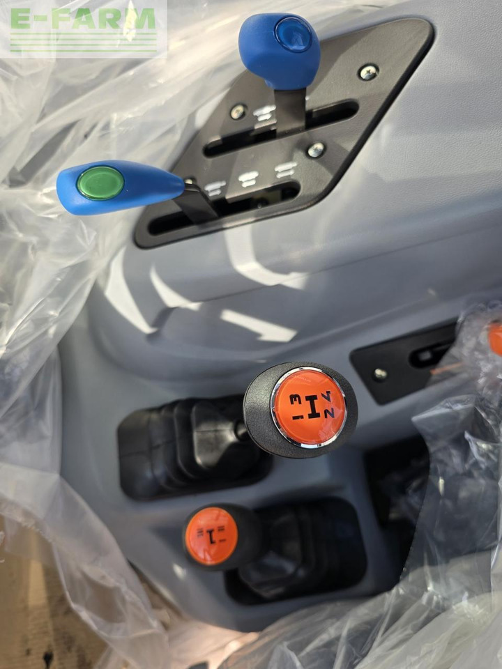 New Holland t4.55s stage v S - Farm tractor: picture 3 New Holland t4.55s stage v S - Farm tractor: picture 3