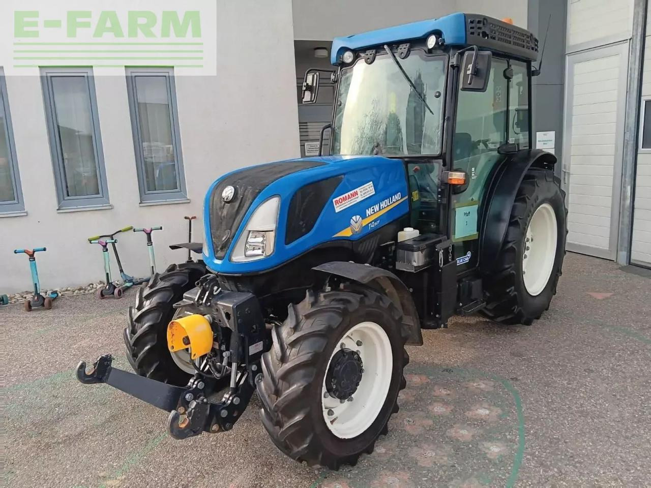 New Holland t4.90 f F - Farm tractor: picture 3 New Holland t4.90 f F - Farm tractor: picture 3
