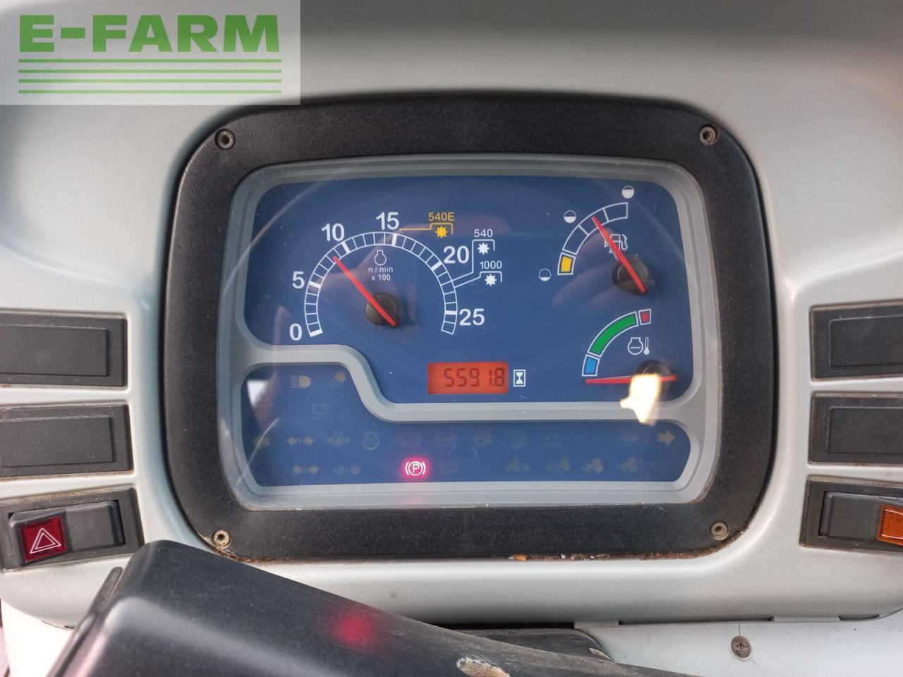 New Holland t4020 deluxe Deluxe - Farm tractor: picture 5 New Holland t4020 deluxe Deluxe - Farm tractor: picture 5