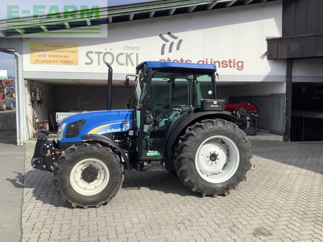New Holland t4020 deluxe Deluxe - Farm tractor: picture 3 New Holland t4020 deluxe Deluxe - Farm tractor: picture 3