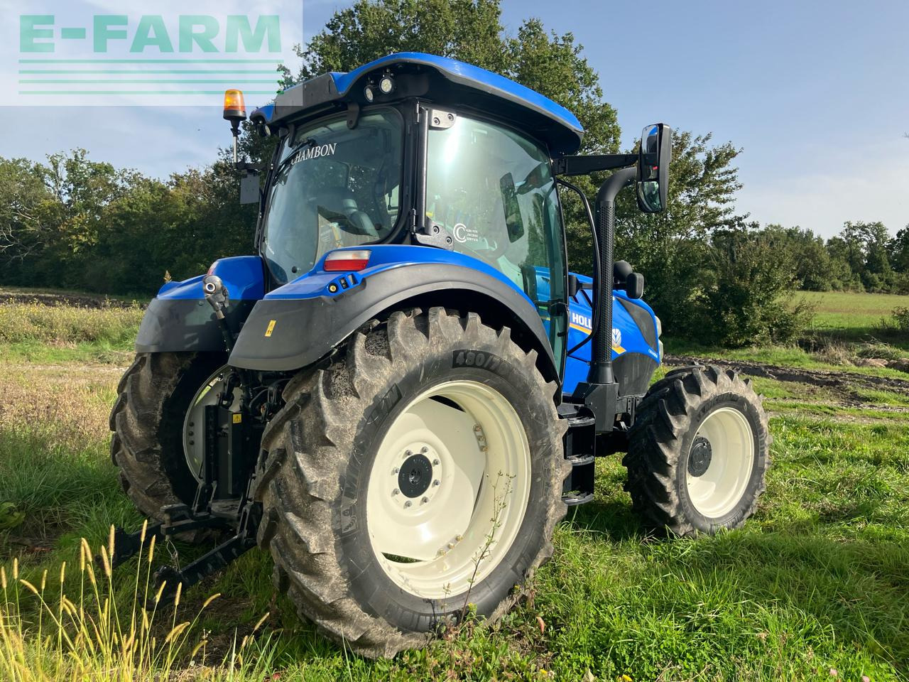 New Holland t5.110 - Farm tractor: picture 3 New Holland t5.110 - Farm tractor: picture 3