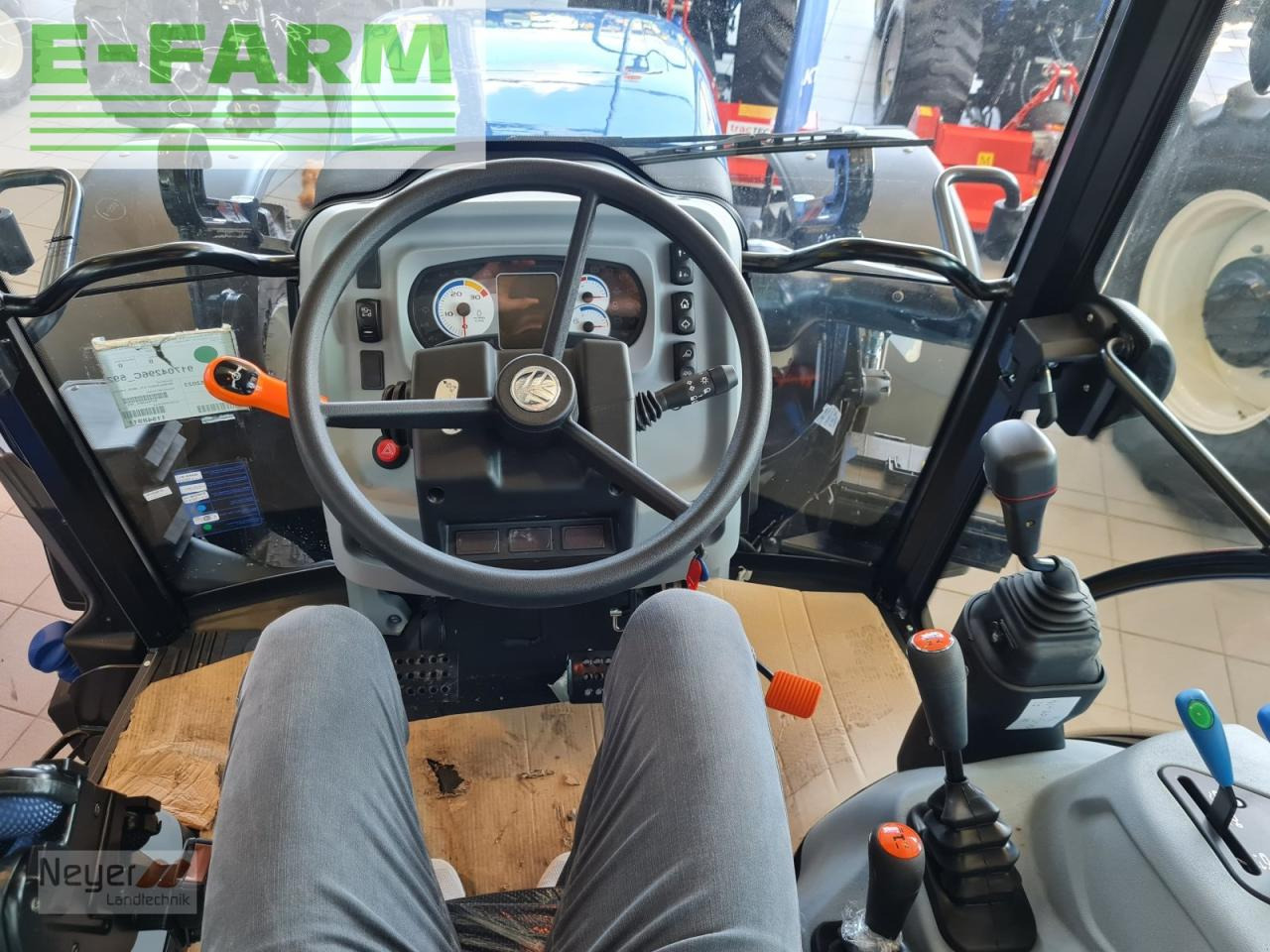 New Holland t5.90s - Farm tractor: picture 3 New Holland t5.90s - Farm tractor: picture 3