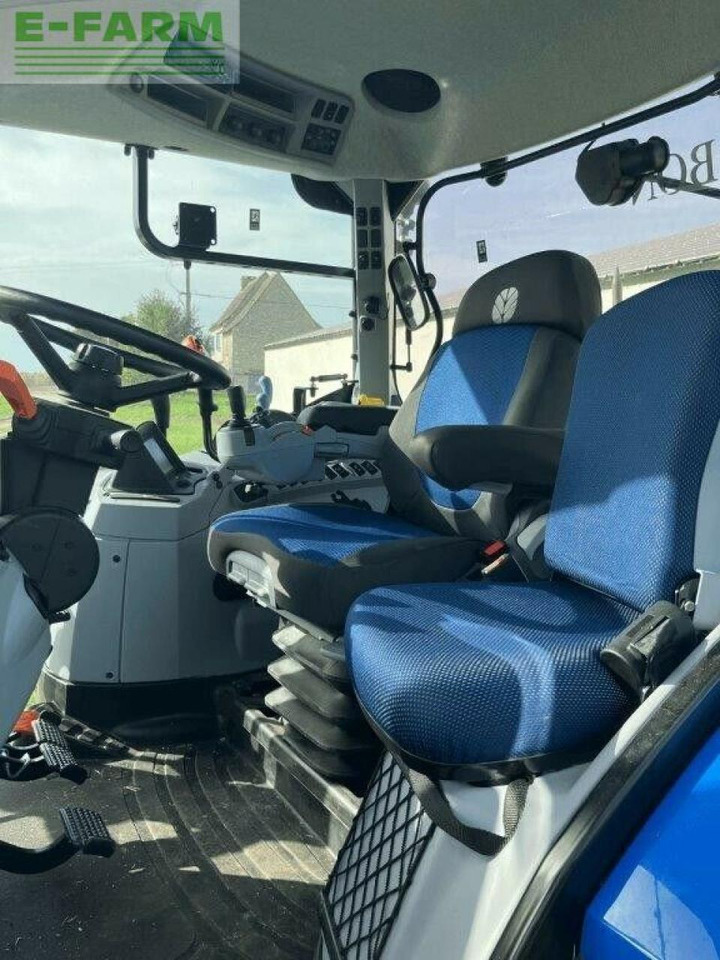 New Holland t6.145 - Farm tractor: picture 5 New Holland t6.145 - Farm tractor: picture 5