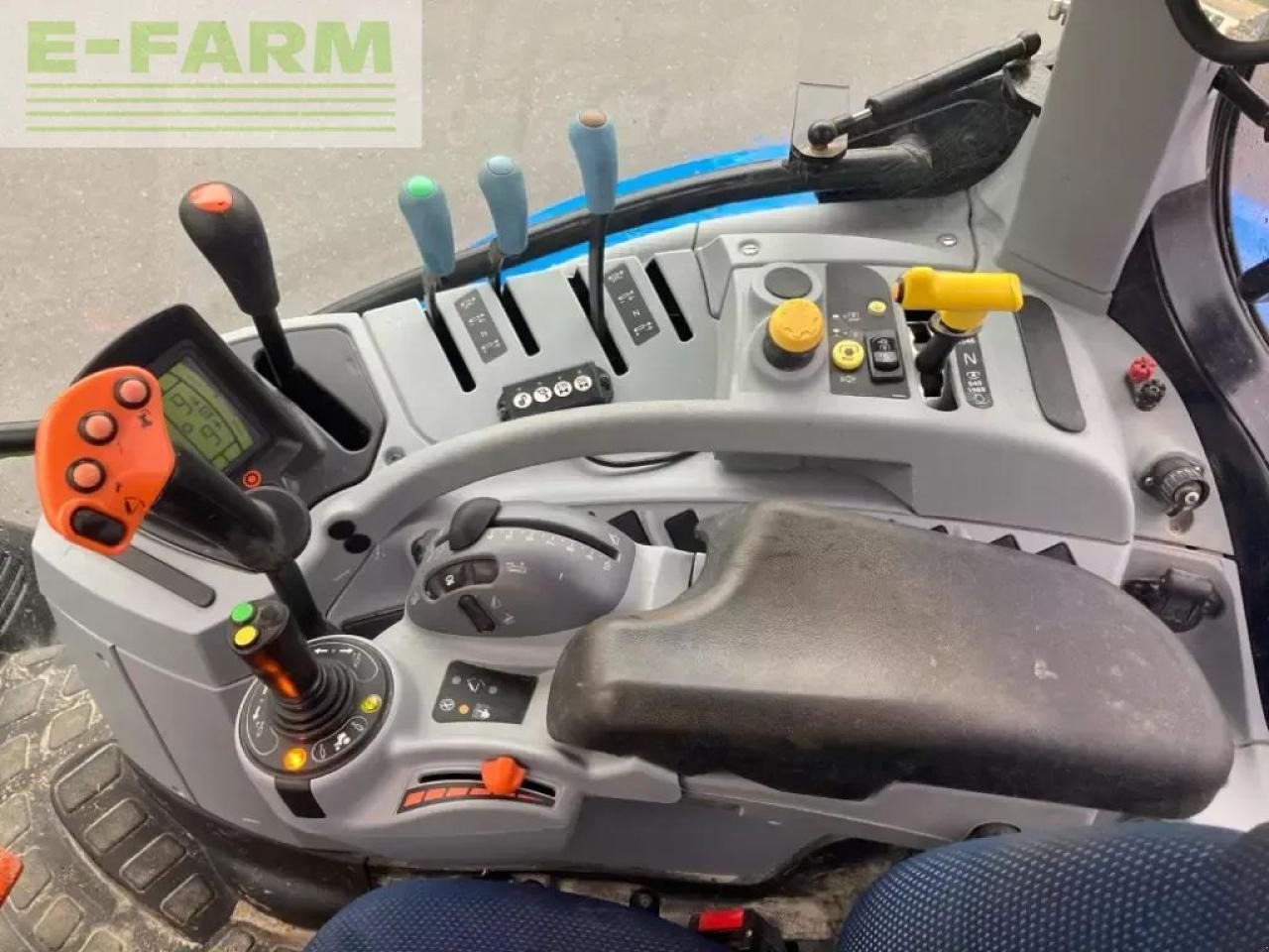 New Holland t6.155 - Farm tractor: picture 3 New Holland t6.155 - Farm tractor: picture 3