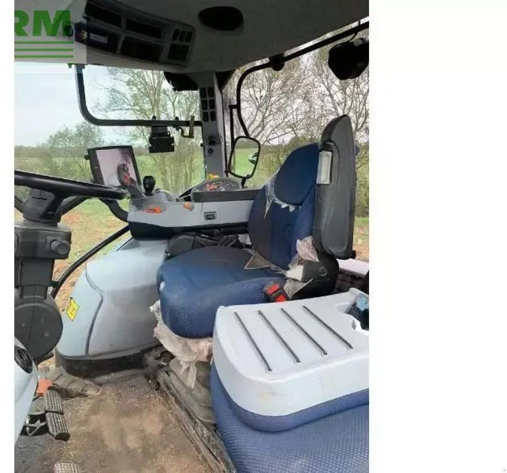 Farm tractor New Holland t6-155ac: picture 8
