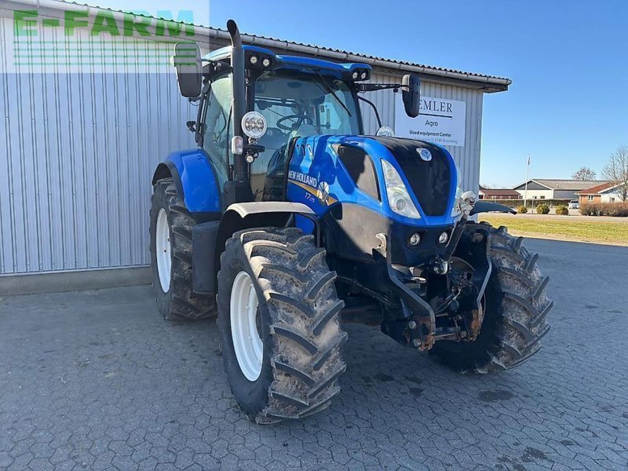 New Holland t7.175 - Farm tractor: picture 2 New Holland t7.175 - Farm tractor: picture 2