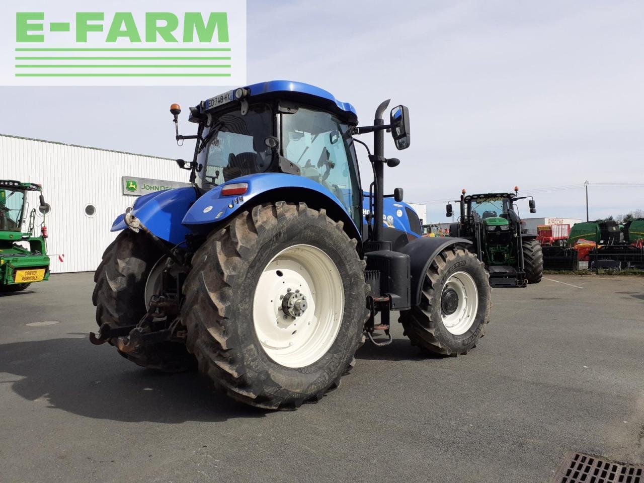 New Holland t7 200 - Farm tractor: picture 3 New Holland t7 200 - Farm tractor: picture 3