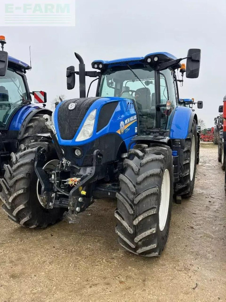 New Holland t7.210 classic - Farm tractor: picture 2 New Holland t7.210 classic - Farm tractor: picture 2