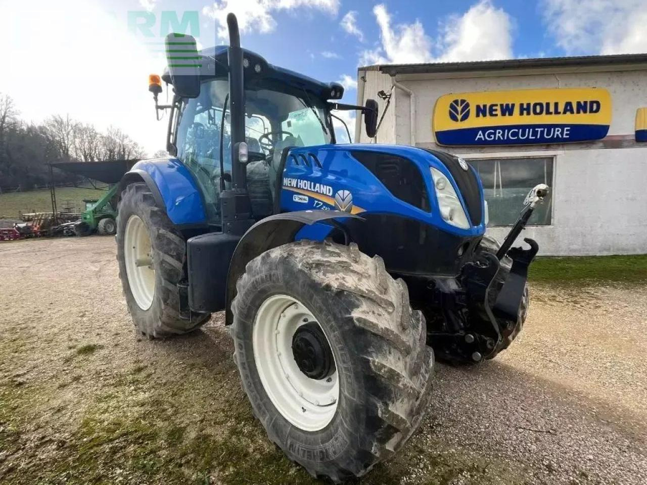 New Holland t7.210 pc classic - Farm tractor: picture 2 New Holland t7.210 pc classic - Farm tractor: picture 2