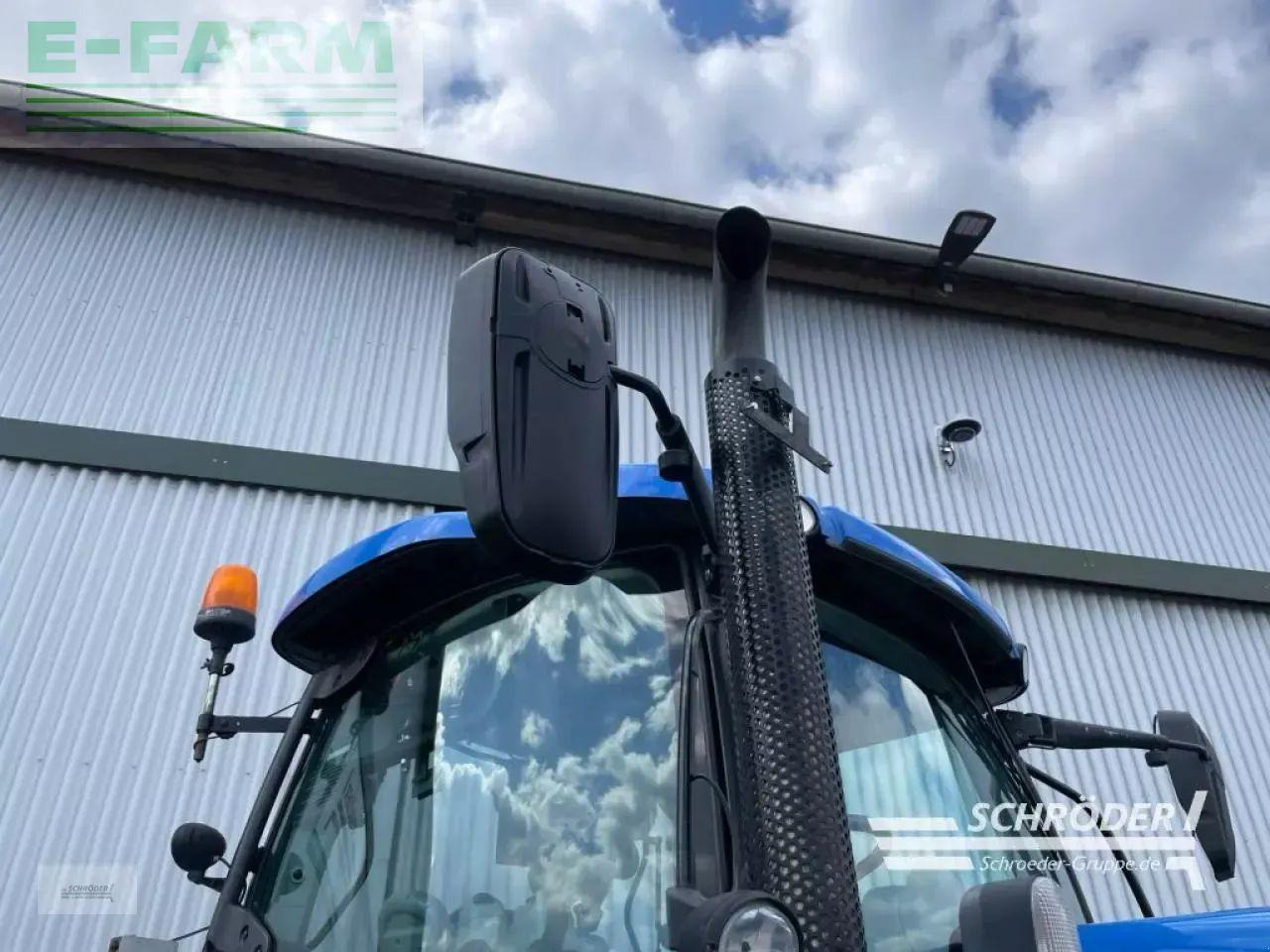 New Holland t7.220 ac + rtk - Farm tractor: picture 3 New Holland t7.220 ac + rtk - Farm tractor: picture 3