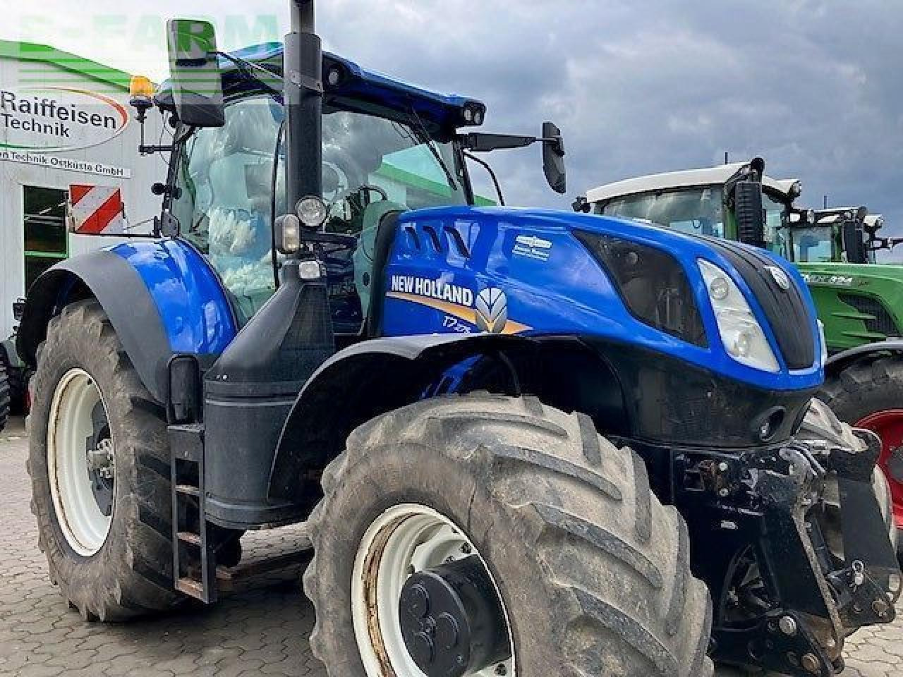 New Holland t7.250 - Farm tractor: picture 2 New Holland t7.250 - Farm tractor: picture 2