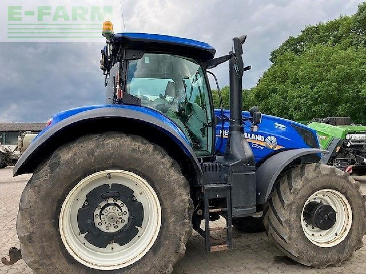 New Holland t7.250 - Farm tractor: picture 5 New Holland t7.250 - Farm tractor: picture 5