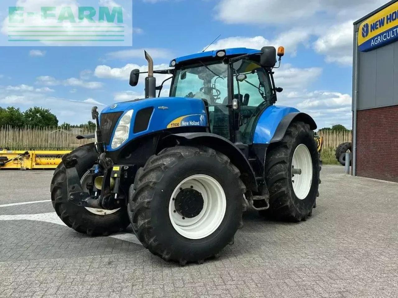 New Holland t7030 autocommand - Farm tractor: picture 3 New Holland t7030 autocommand - Farm tractor: picture 3