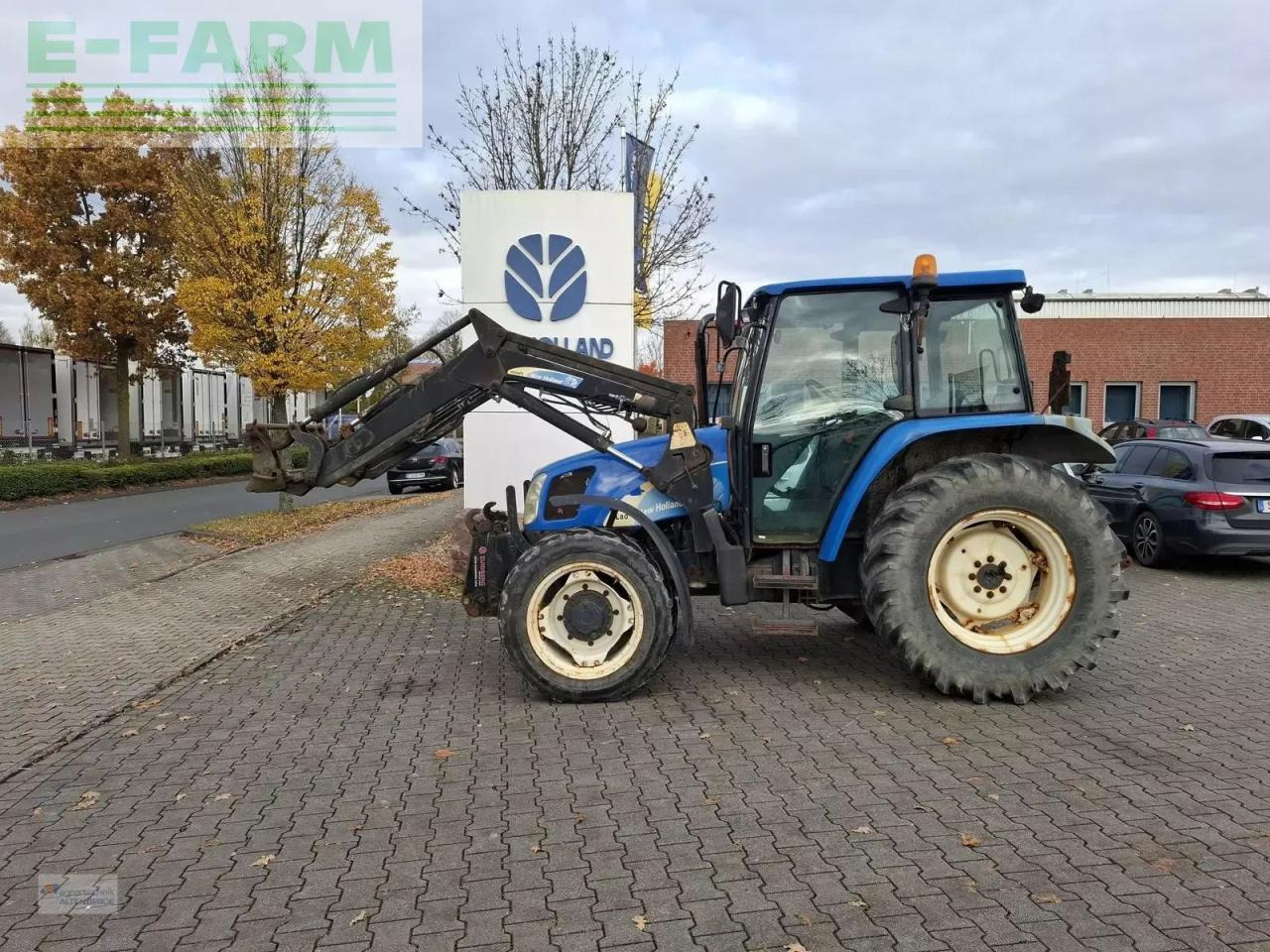 New Holland tla 80 - Farm tractor: picture 1 New Holland tla 80 - Farm tractor: picture 1