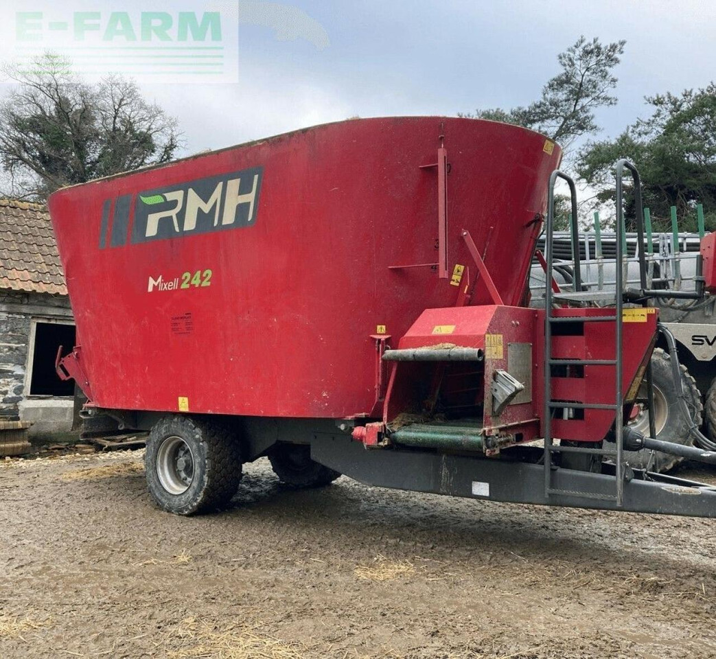 R.M.H. mixell 242 - Livestock equipment: picture 1 R.M.H. mixell 242 - Livestock equipment: picture 1